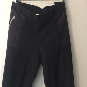 Black zip pocket leggings